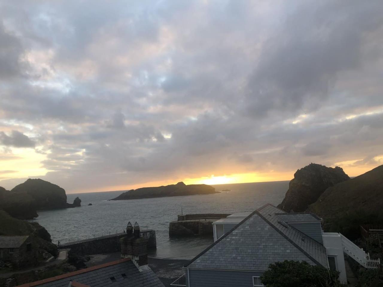 Tol-Dhu. One In A Mullion Vila Exterior foto