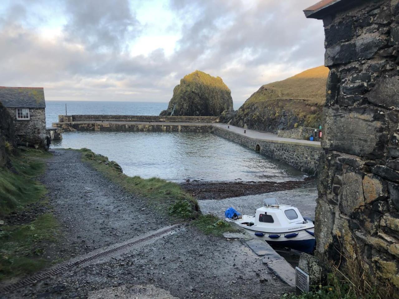Tol-Dhu. One In A Mullion Vila Exterior foto